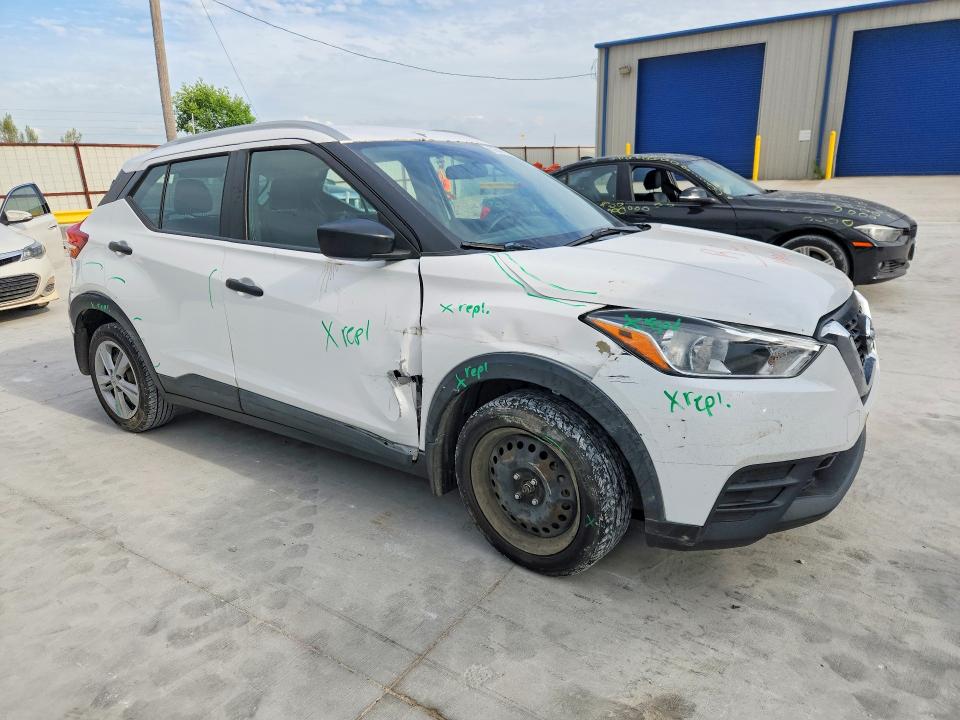 52540296 :رقم المزاد ، 3N1CP5CU8JL508955 vin ، 2018 Nissan Kicks مزاد بيع