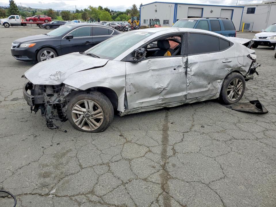 Продажа на аукционе авто 2019 Hyundai Elantra, vin: 5NPD84LF1KH473154, номер лота: 52379806