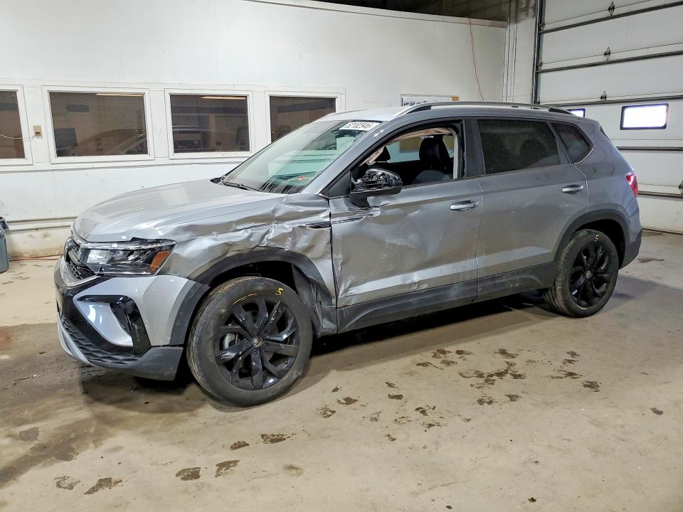 Продаж на аукціоні авто 2022 Volkswagen Taos, vin: 3VVWX7B2XNM075517, номер лоту: 52102946