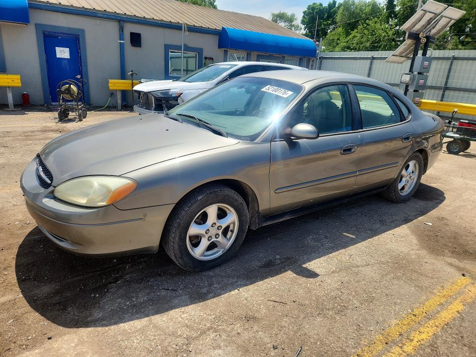 52100176 :رقم المزاد ، 1FAFP53U52G106784 vin ، 2002 Ford Taurus مزاد بيع