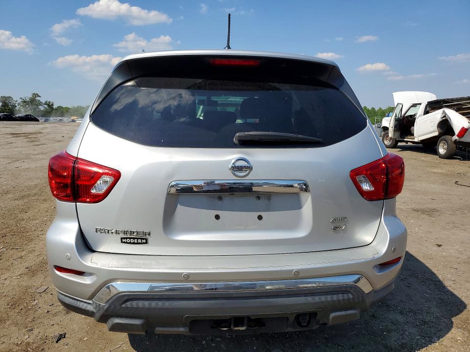 53734666 :رقم المزاد ، 5N1DR2MM5JC640474 vin ، 2018 Nissan Pathfinder مزاد بيع