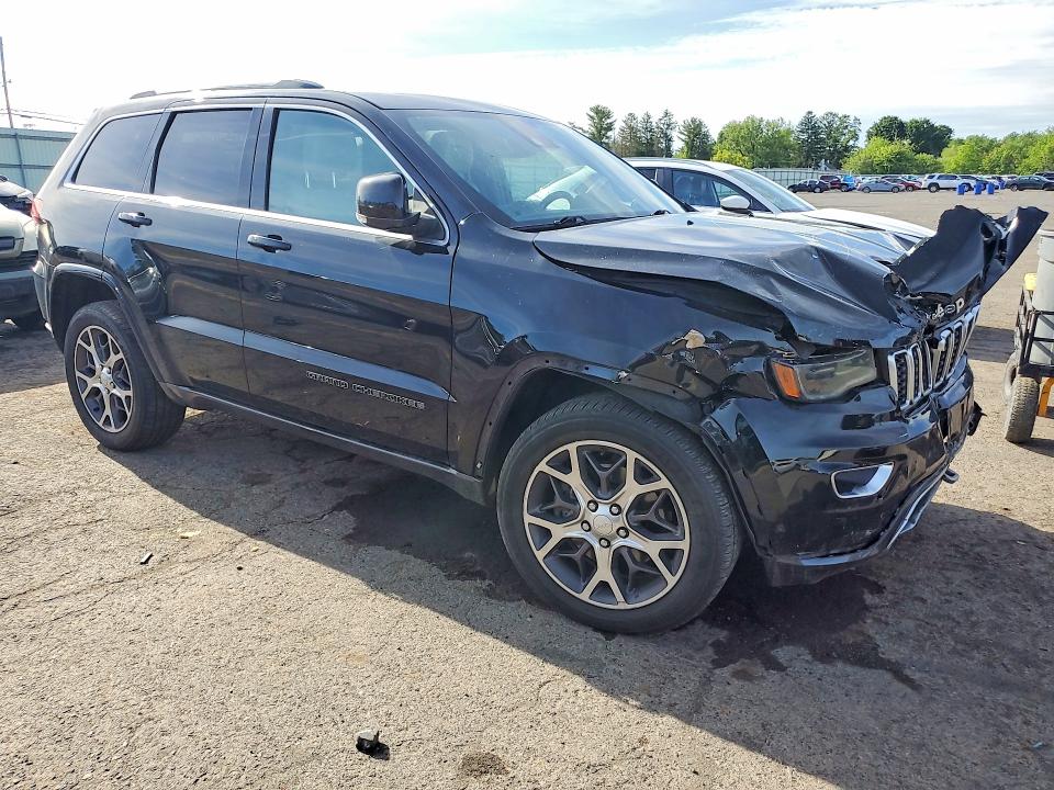 54390386 :رقم المزاد ، 1C4RJFBT3JC167094 vin ، 2018 Jeep Grand Cherokee مزاد بيع