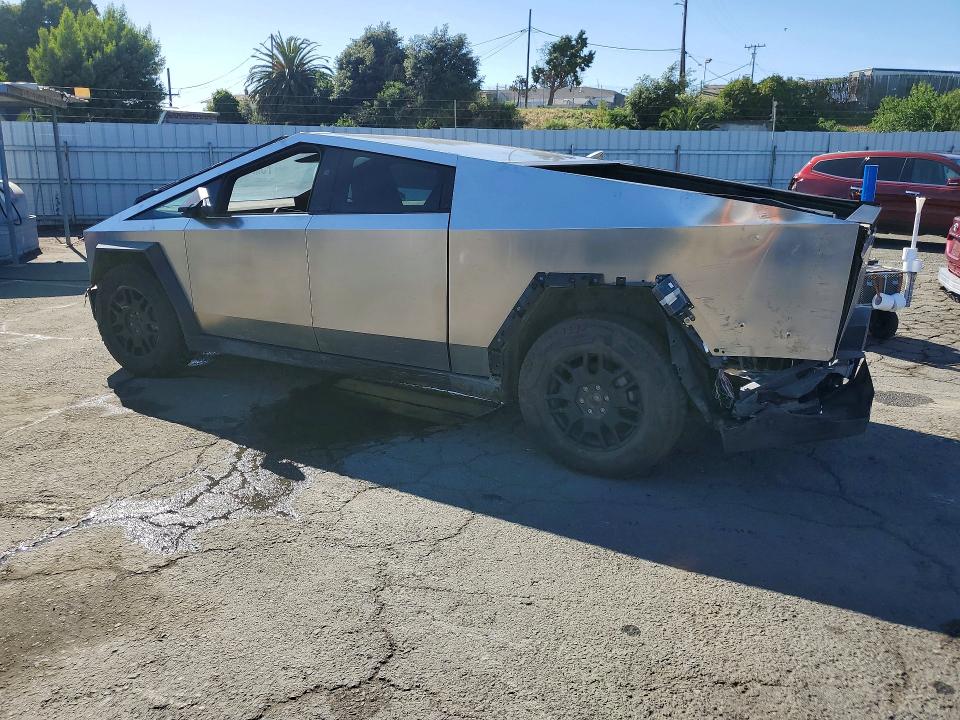 53138206 :رقم المزاد ، 7G2CEHEE8RA051918 vin ، 2024 Tesla Cybertruck مزاد بيع