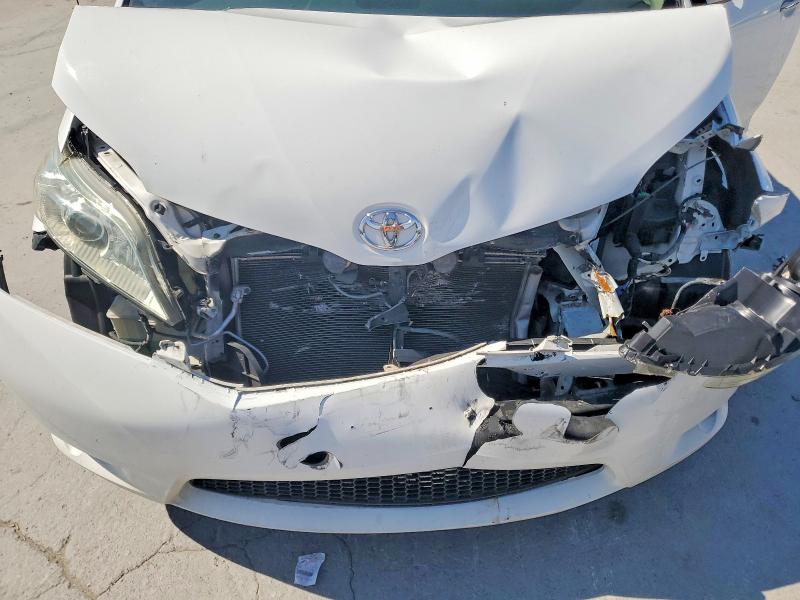 Продажа на аукционе авто 2012 Toyota Sienna, vin: 5TDYK3DC8CS247657, номер лота: 53430536