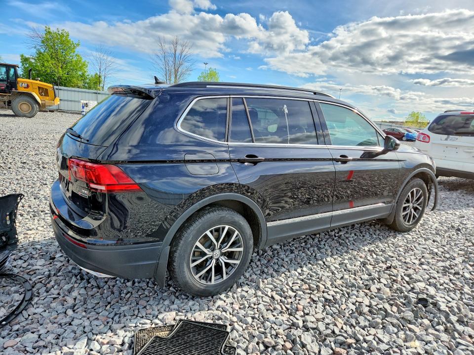 Продажа на аукционе авто 2018 Volkswagen Tiguan, vin: 3VV2B7AX4JM042467, номер лота: 53937816