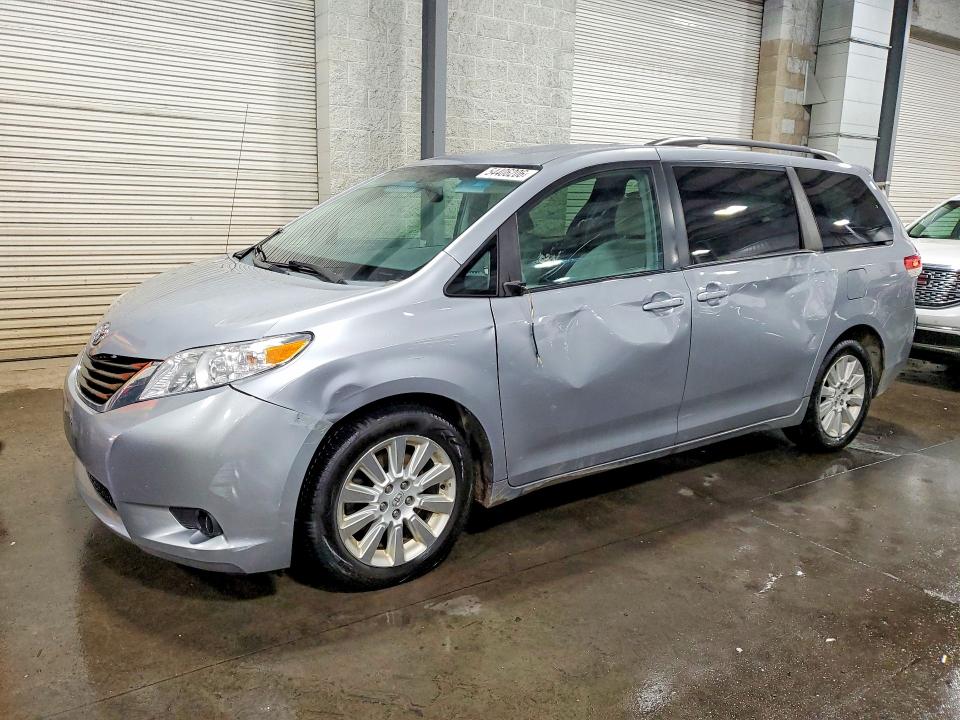 Aukcja sprzedaży 2011 Toyota Sienna, vin: 5TDJK3DC3BS027455, numer aukcji: 54406206