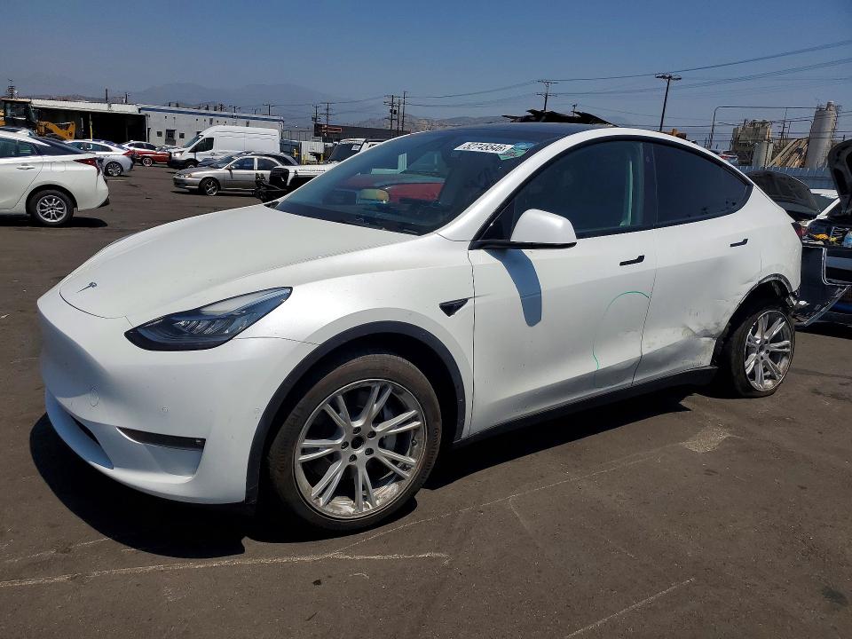 52745546 :رقم المزاد ، 5YJYGDEE4MF214992 vin ، 2021 Tesla Model Y مزاد بيع