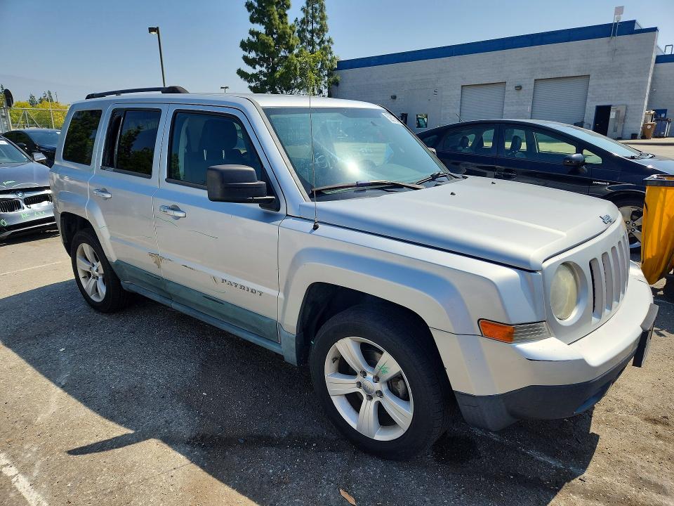52876646 :رقم المزاد ، 1J4NT1GA8BD267037 vin ، 2011 Jeep Patriot مزاد بيع