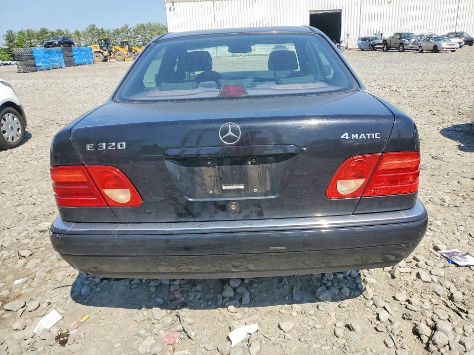 53981806 :رقم المزاد ، WDBJF82F4WX011505 vin ، 1998 Mercedes-benz E مزاد بيع