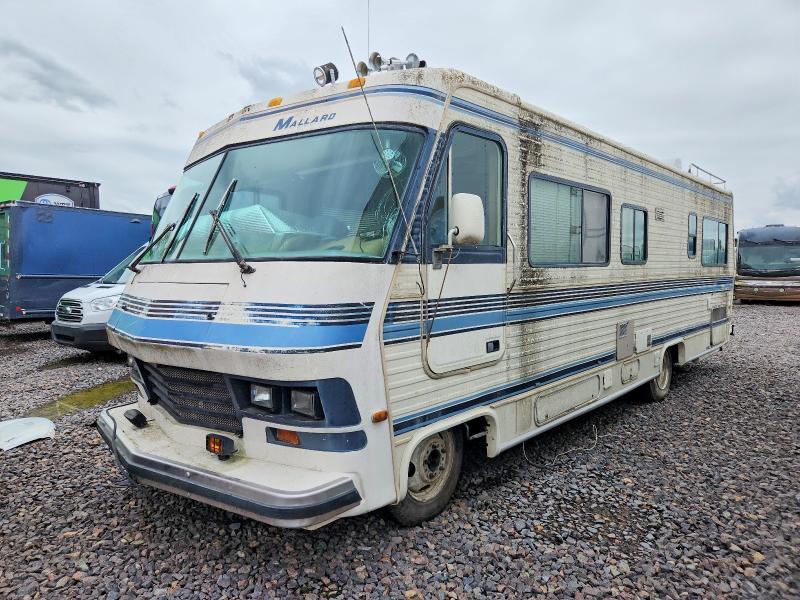 52526306 :رقم المزاد ، 1GBKP37W6F3330334 vin ، 1985 Chev P30 مزاد بيع
