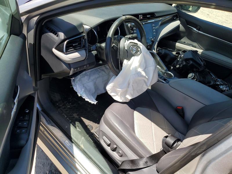 53369796 :رقم المزاد ، 4T1B11HK3KU709160 vin ، 2019 Toyota Camry مزاد بيع