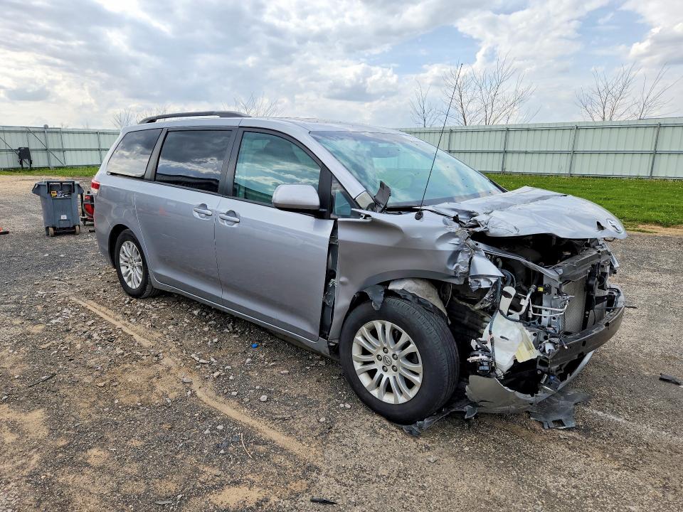 2011 Toyota Sienna მანქანა იყიდება აუქციონზე, vin: 5TDYK3DC5BS158725, აუქციონის ნომერი: 52082086