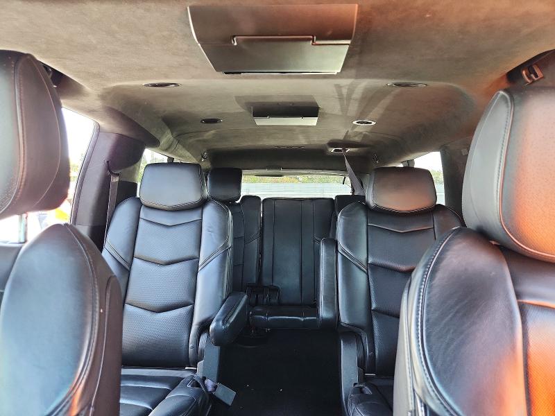 54485516 :رقم المزاد ، 1GYS4KKJ8HR144203 vin ، 2017 Cadillac Escalade مزاد بيع