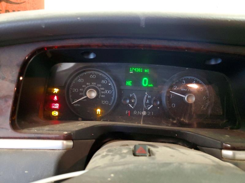 52330506 :رقم المزاد ، 1LNHM81V87Y638830 vin ، 2007 Lincoln Town Car مزاد بيع