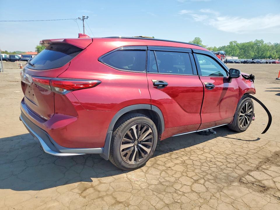53781786 :رقم المزاد ، 5TDLZRBHXNS215898 vin ، 2022 Toyota Highlander مزاد بيع