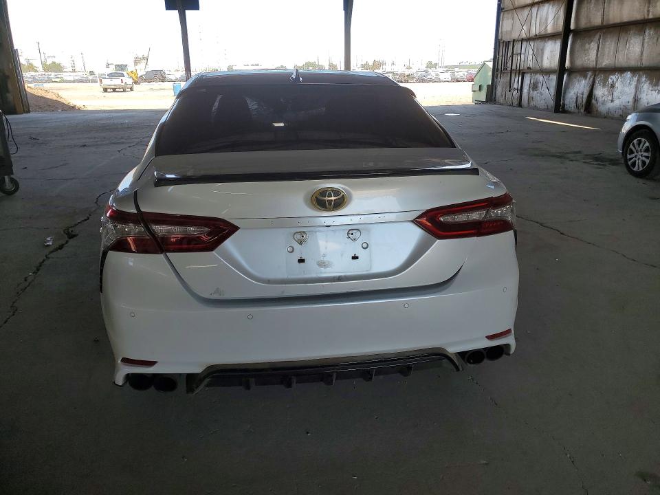 2018 Toyota Camry მანქანა იყიდება აუქციონზე, vin: 4T1BZ1HKXJU018893, აუქციონის ნომერი: 53408046