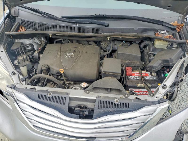 53277466 :رقم المزاد ، 5TDKZ3DC9HS831798 vin ، 2017 Toyota Sienna مزاد بيع