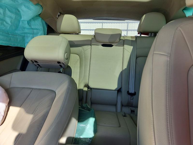 52509126 :رقم المزاد ، WA1BNAFY2J2068054 vin ، 2018 Audi Q5 مزاد بيع