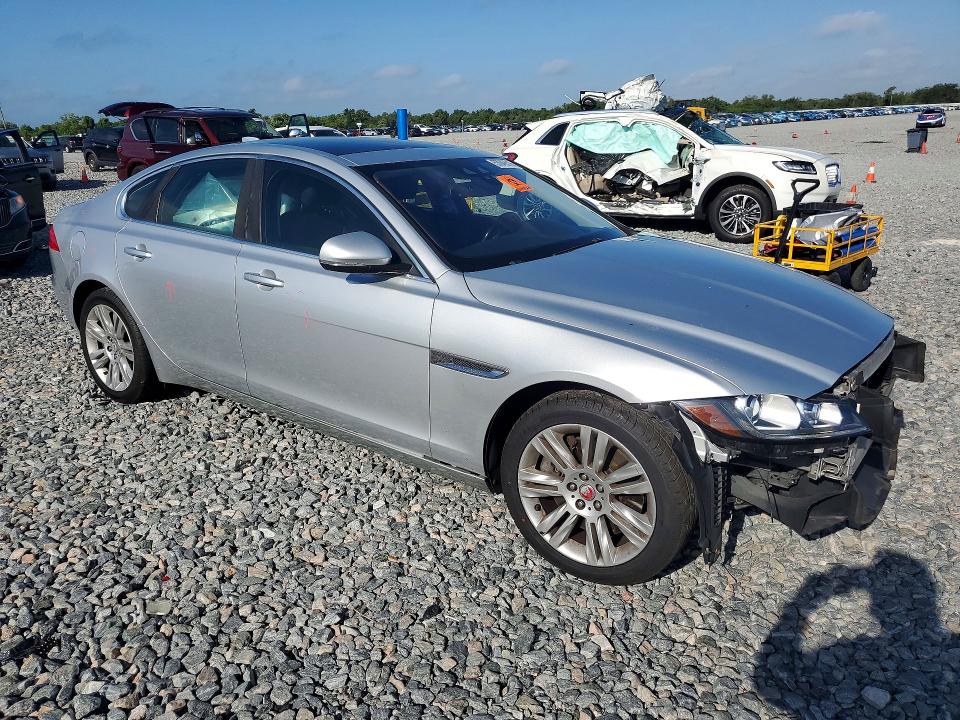 Продаж на аукціоні авто 2017 Jaguar Xf, vin: SAJBR4BVXHCY26591, номер лоту: 53949516