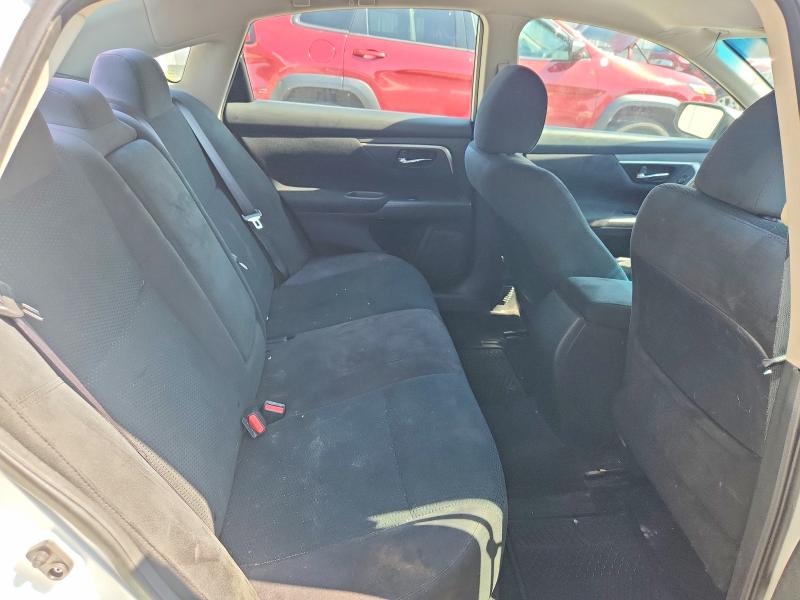 2015 Nissan Altima მანქანა იყიდება აუქციონზე, vin: 1N4AL3AP2FN334413, აუქციონის ნომერი: 53281926