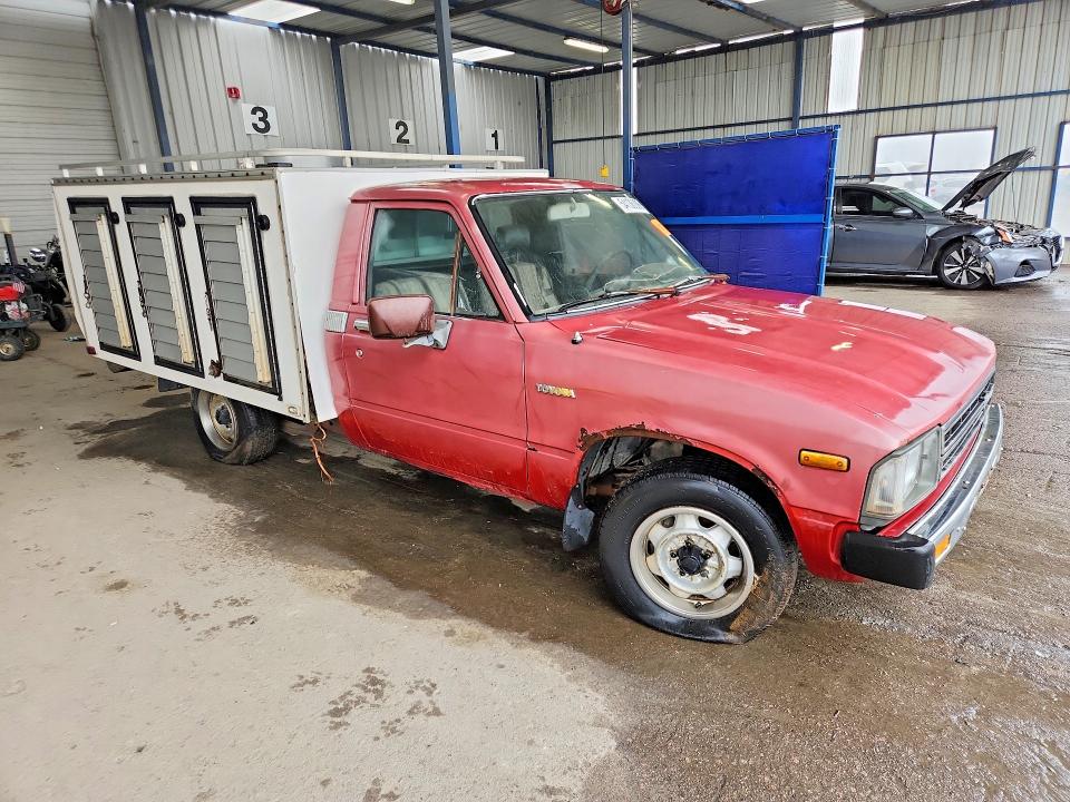 54136206 :رقم المزاد ، JT4RN44S3D1102131 vin ، 1983 Toyota Pickup مزاد بيع