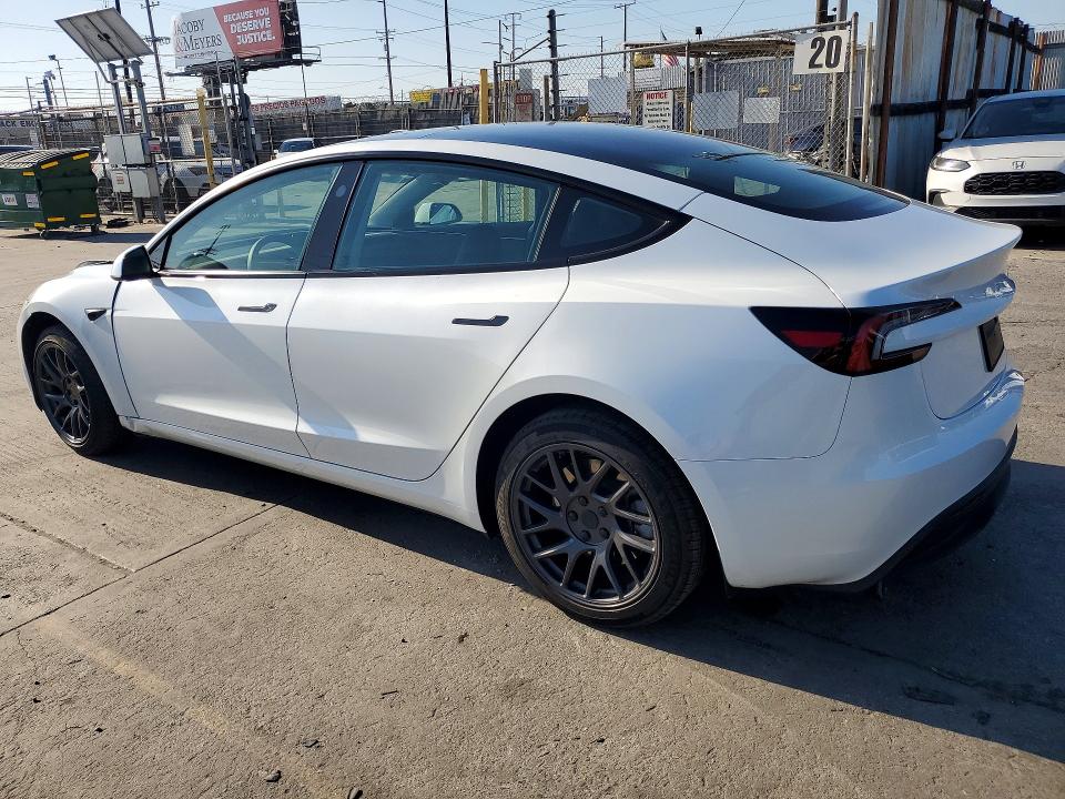 2025 Tesla Model 3 მანქანა იყიდება აუქციონზე, vin: 5YJ3E1EAXSF914640, აუქციონის ნომერი: 54529096