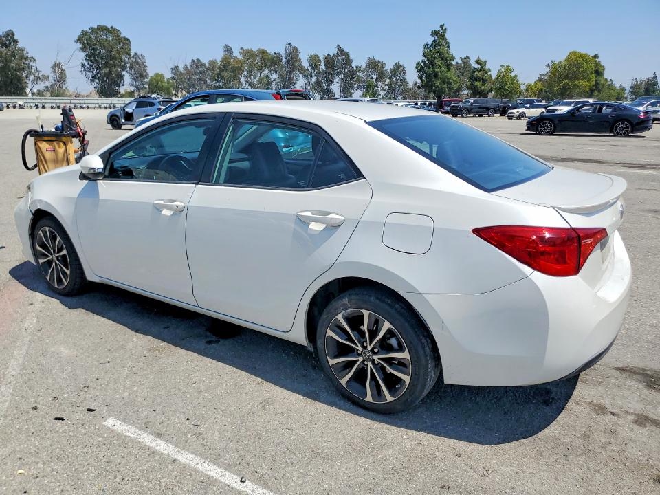 52874746 :رقم المزاد ، 5YFBURHEXJP767122 vin ، 2018 Toyota Corolla مزاد بيع