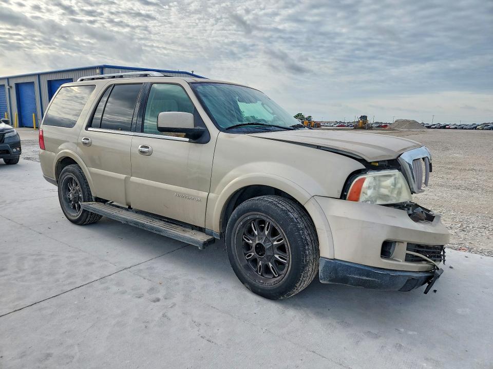 52557626 :رقم المزاد ، 5LMFU27556LJ10540 vin ، 2006 Lincoln Townhouse Navigator مزاد بيع
