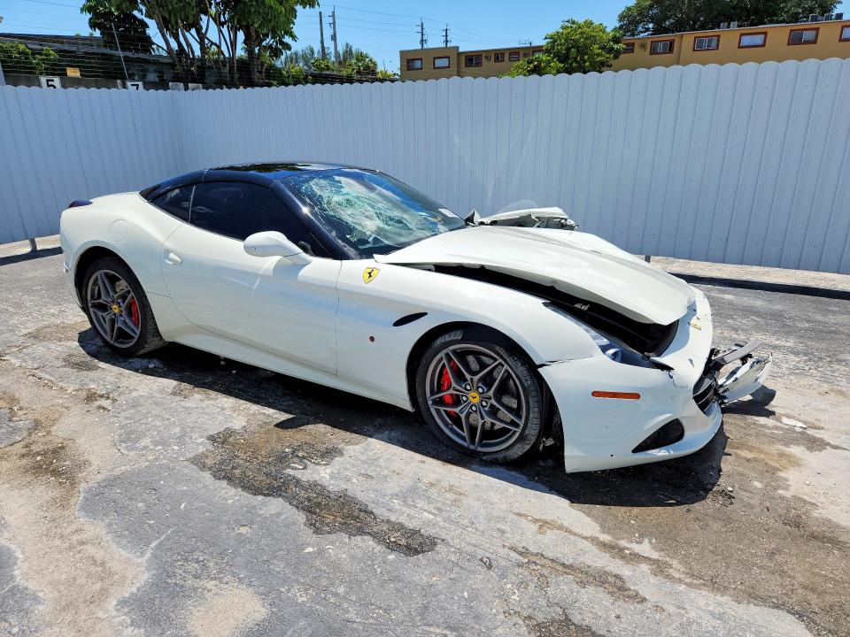 2017 Ferrari California T მანქანა იყიდება აუქციონზე, vin: ZFF77XJA1H0221016, აუქციონის ნომერი: 52056646