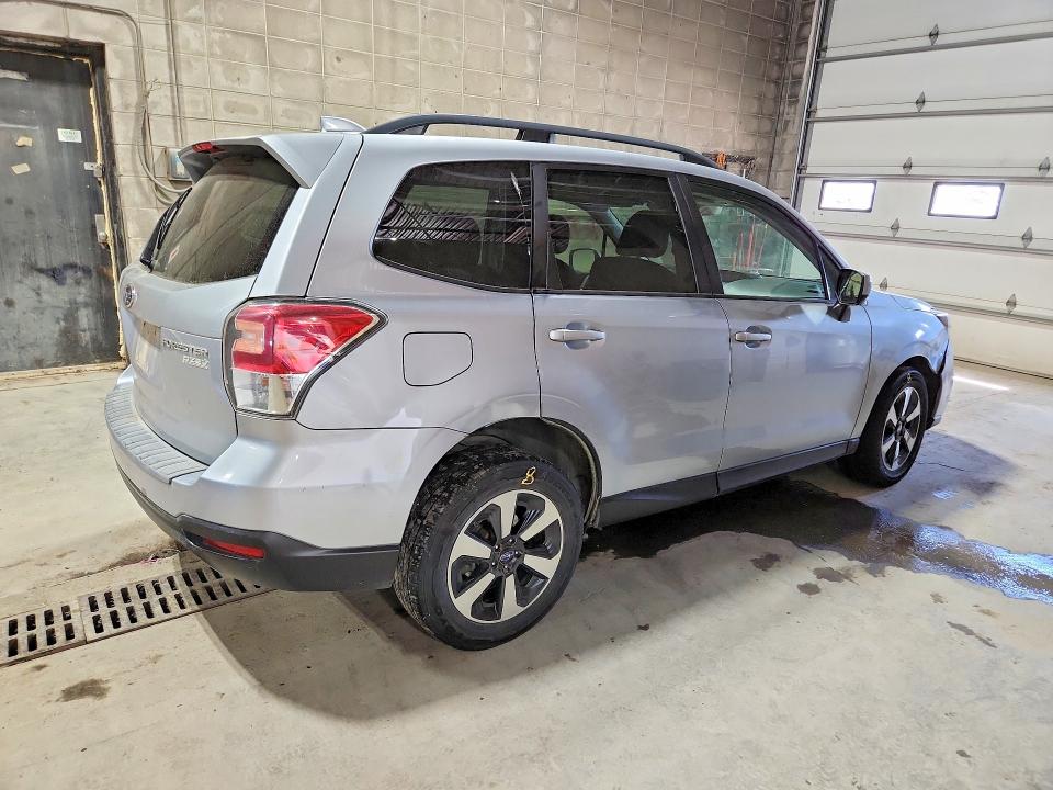 Продажа на аукционе авто 2017 Subaru Forester, vin: JF2SJAGC8HH576235, номер лота: 52648396