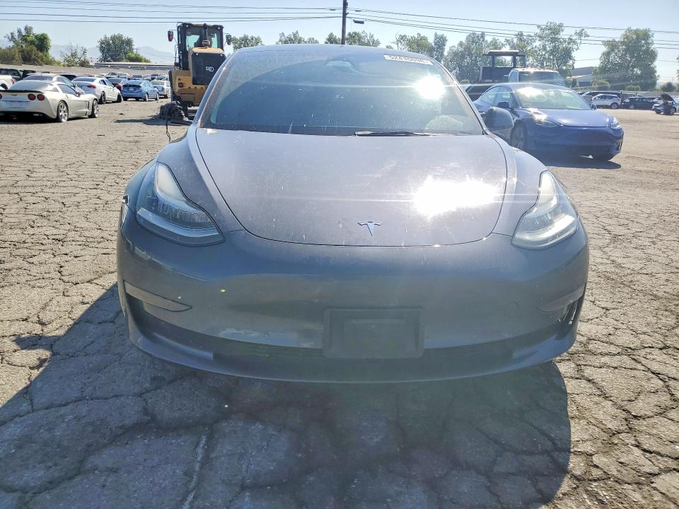 52435096 :رقم المزاد ، 5YJ3E1EB4NF298947 vin ، 2022 Tesla Model 3 مزاد بيع