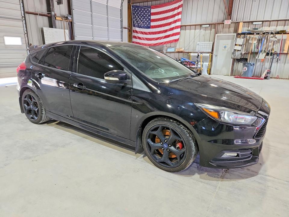 53627056 :رقم المزاد ، 1FADP3L92JL223431 vin ، 2018 Ford Focus مزاد بيع
