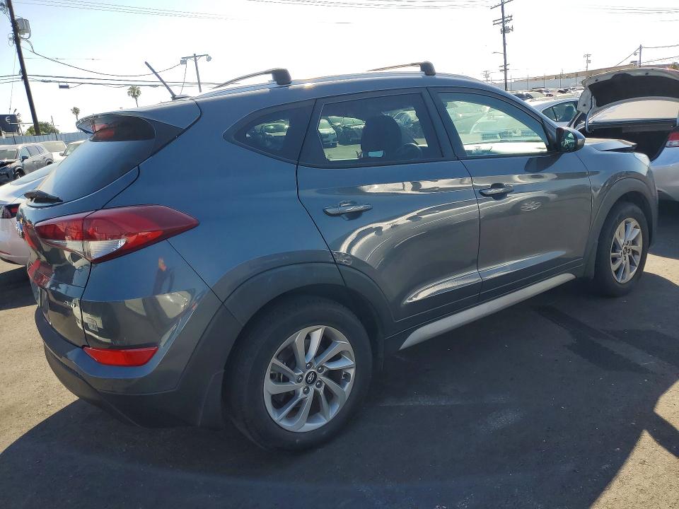 2017 Hyundai Tucson მანქანა იყიდება აუქციონზე, vin: KM8J3CA40HU389642, აუქციონის ნომერი: 52097726