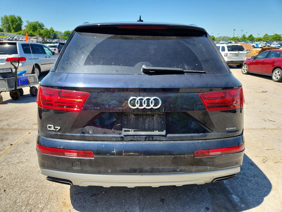 52853946 :رقم المزاد ، WA1LHAF78HD055102 vin ، 2017 Audi Q7 مزاد بيع