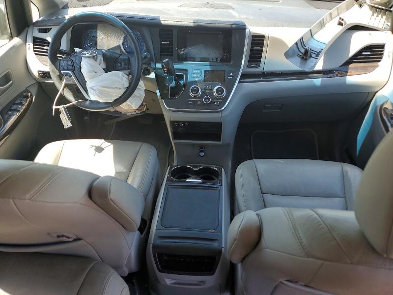 53788906 :رقم المزاد ، 5TDYZ3DC2HS821415 vin ، 2017 Toyota Sienna مزاد بيع