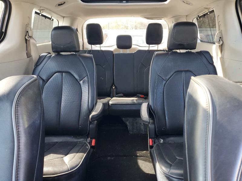 51082056 :رقم المزاد ، 2C4RC1GG8HR744518 vin ، 2017 Chrysler Pacifica مزاد بيع