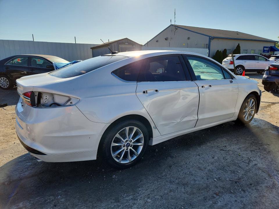 53101306 :رقم المزاد ، 3FA6P0H70HR413349 vin ، 2017 Ford Fusion مزاد بيع