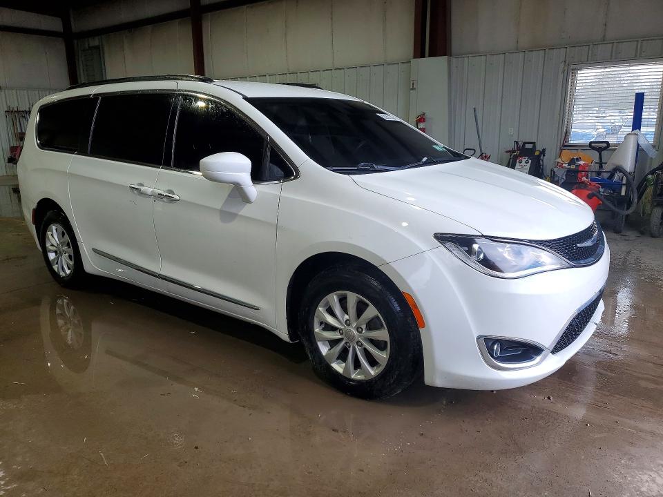Продажа на аукционе авто 2017 Chrysler Pacifica, vin: 2C4RC1BG3HR576181, номер лота: 52987226