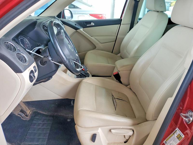 2015 Volkswagen Tiguan მანქანა იყიდება აუქციონზე, vin: WVGBV7AX8FW003910, აუქციონის ნომერი: 55460346