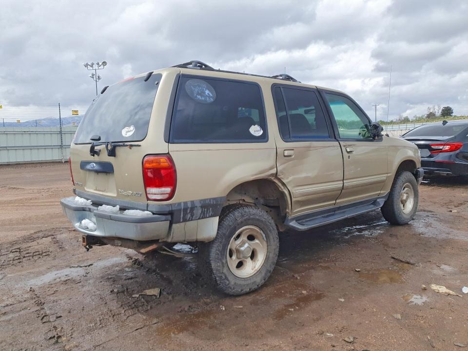 Продаж на аукціоні авто 2000 Ford Explorer, vin: 1FMDU73E8YZC00360, номер лоту: 51429596
