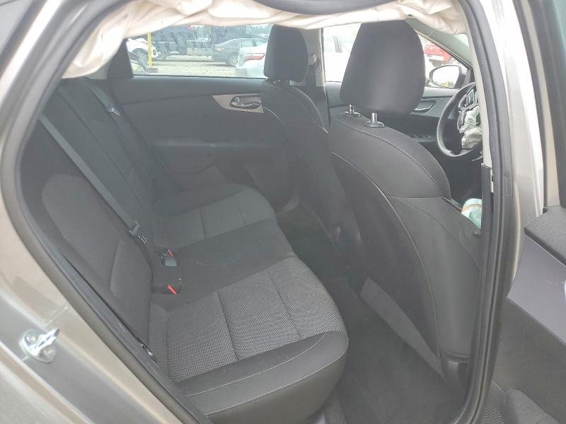 54844186 :رقم المزاد ، 3KPF24AD7NE436906 vin ، 2022 Kia Forte مزاد بيع