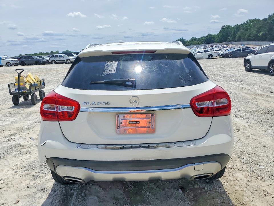 53097446 :رقم المزاد ، WDCTG4EB5JJ421275 vin ، 2018 Mercedes-benz Gla مزاد بيع