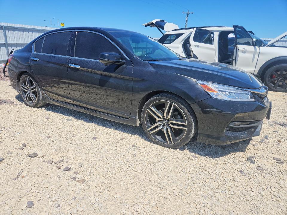 2017 Honda Accord მანქანა იყიდება აუქციონზე, vin: 1HGCR3F90HA008312, აუქციონის ნომერი: 52864306
