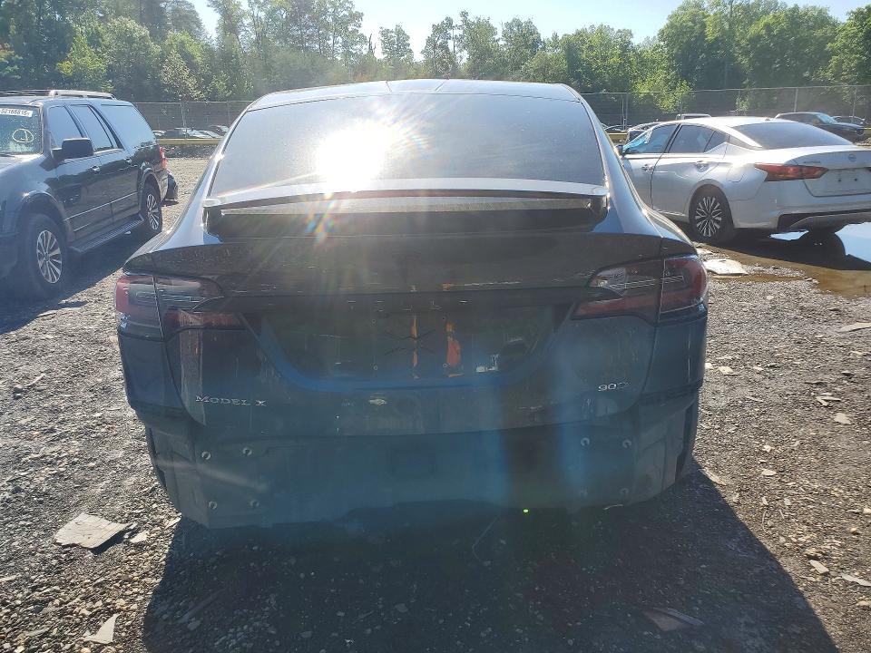 2016 Tesla Model X მანქანა იყიდება აუქციონზე, vin: 5YJXCBE25GF004214, აუქციონის ნომერი: 52894306