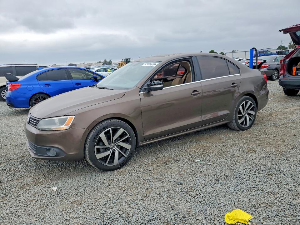 52966566 :رقم المزاد ، 3VWLZ7AJ8BM378762 vin ، 2011 Volkswagen Jetta مزاد بيع