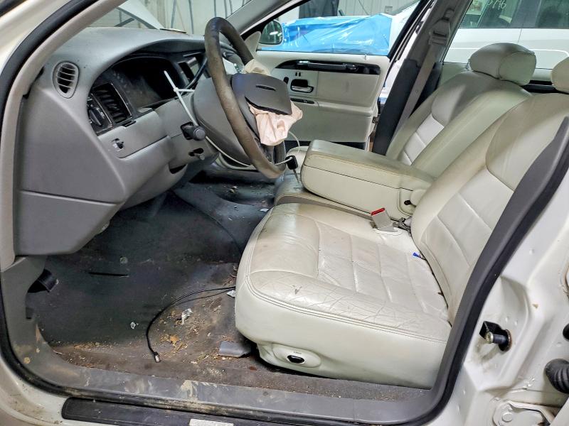 51487036 :رقم المزاد ، 1LNFM82W7WY646981 vin ، 1998 Lincoln Town Car مزاد بيع