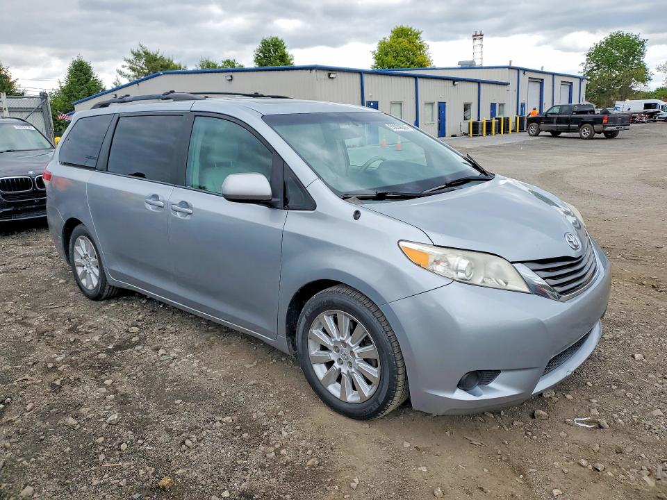 Aukcja sprzedaży 2014 Toyota Sienna, vin: 5TDDK3DC4ES075208, numer aukcji: 53639046