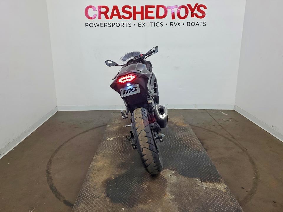 52393176 :رقم المزاد ، JKAEX8A18FDA22429 vin ، 2015 Kawasaki Ex300 مزاد بيع