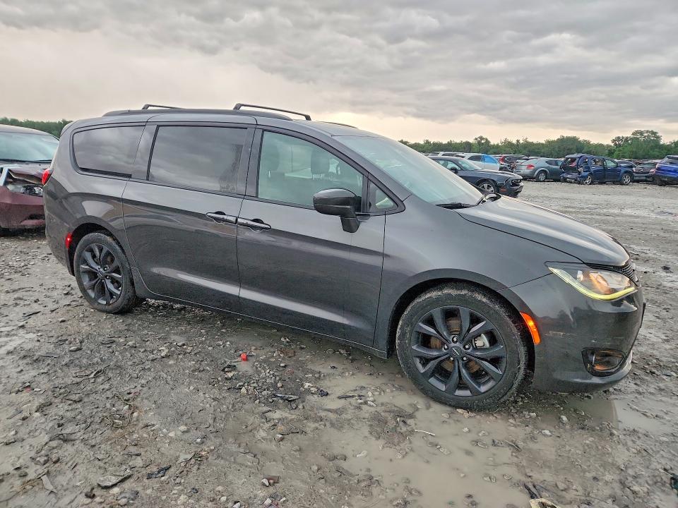 Продажа на аукционе авто 2020 Chrysler Pacifica Touring, vin: 2C4RC1BG7LR111301, номер лота: 52937596