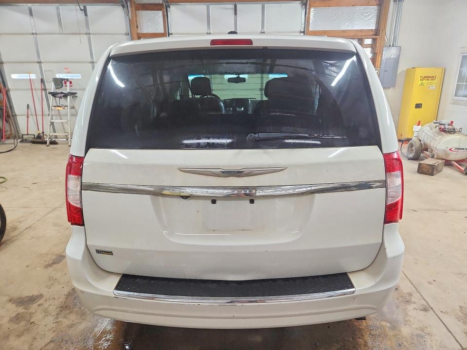 2015 Chrysler Town & Country მანქანა იყიდება აუქციონზე, vin: 2C4RC1BG0FR588558, აუქციონის ნომერი: 51979386